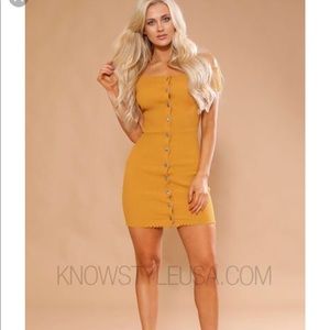 NWT Off the shoulder Bodycon Sz M color Mustard